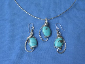 Dale Armstrong's What Gauge of Wire Should I Use to Make Jewelry - , General Education, Design, , Earring and Necklace set